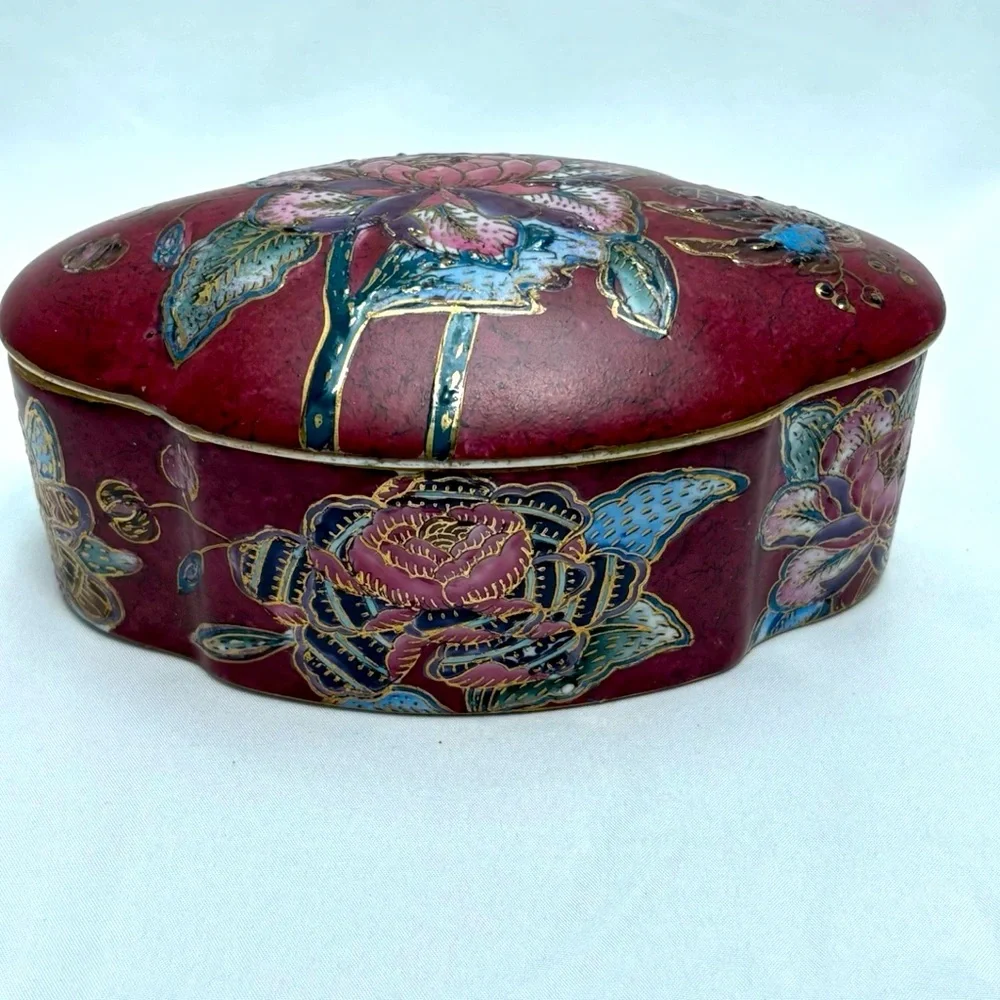 Vintage JCPenney Hand Painted Water Lily Leaves Porcelain Trinket Box